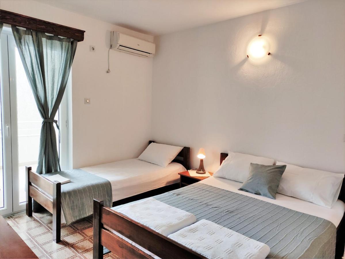 Fisherman House Apartments Rafailovici Exterior photo